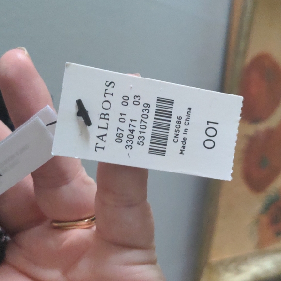 NWT beautiful talbots scarf - Picture 4 of 4